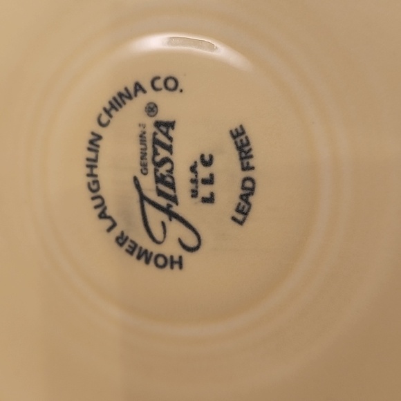 Fiesta 8 inch serving bowl - Yellow*** - Picture 2 of 3